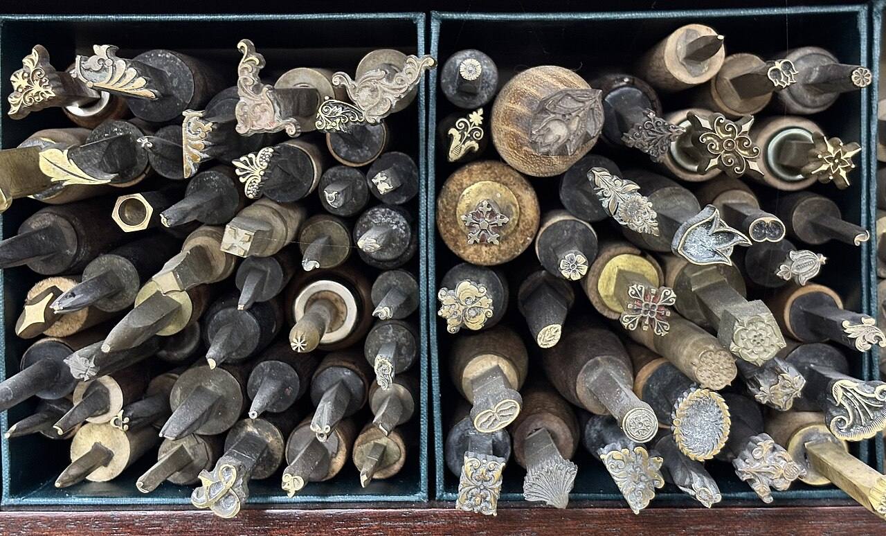 Sammlung von Prägestempeln der Buchbinderei