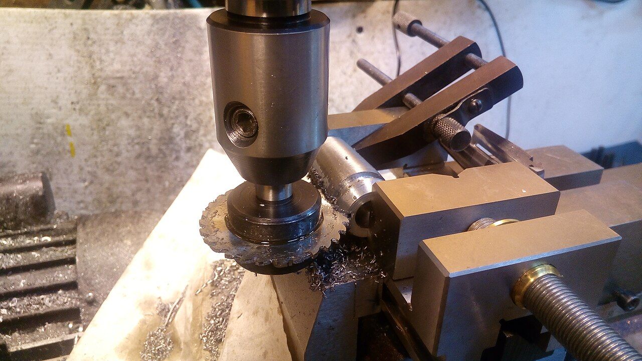 Scheibenfräser an einer Fräsmaschine