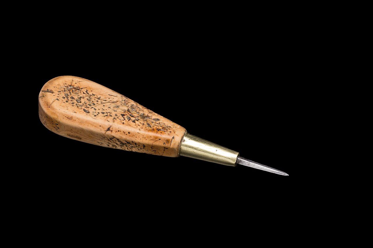 Ahle mit Holzgriff für Lederarbeiten
