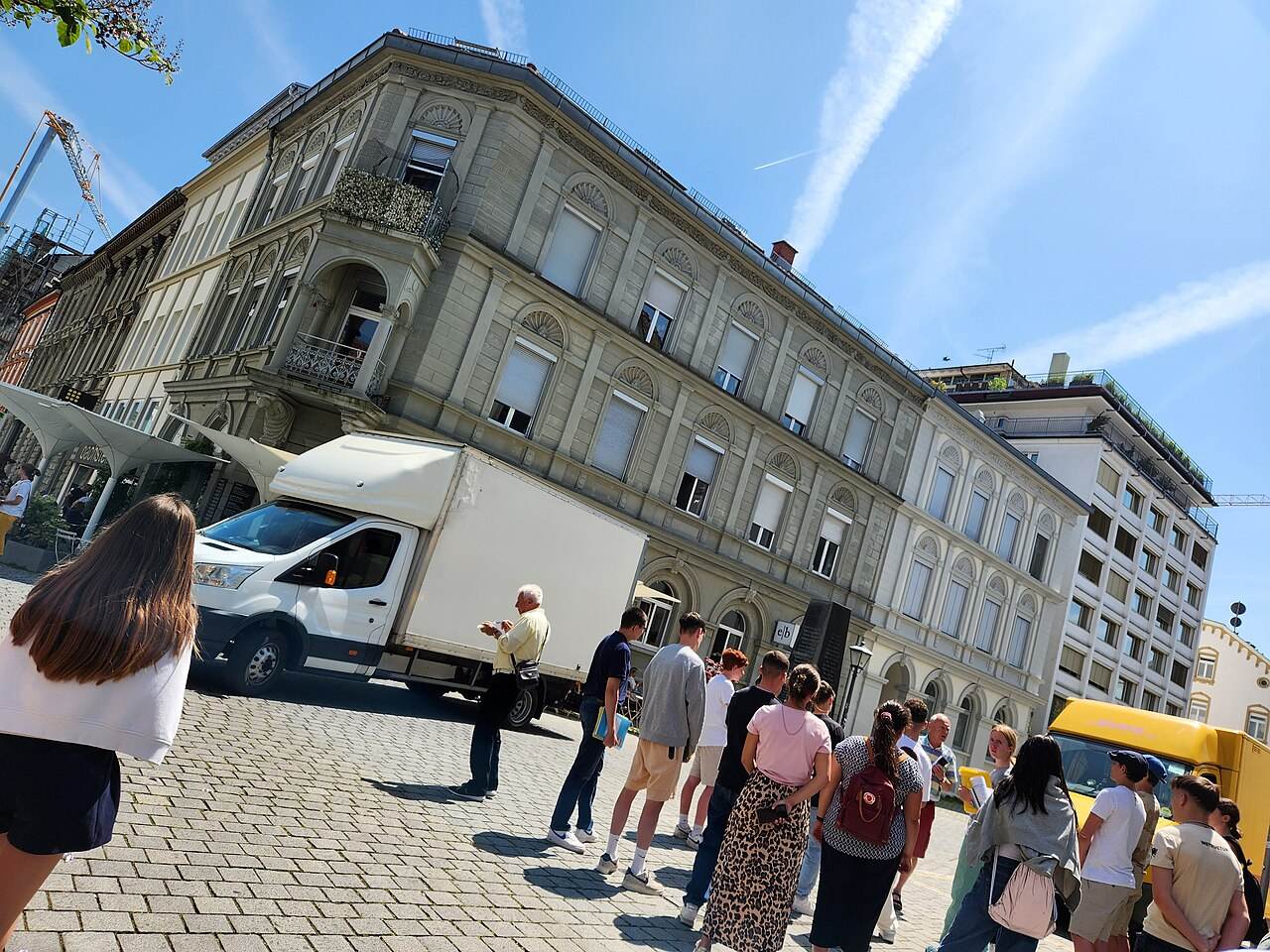 Touristengruppe bei einer Stadtführung