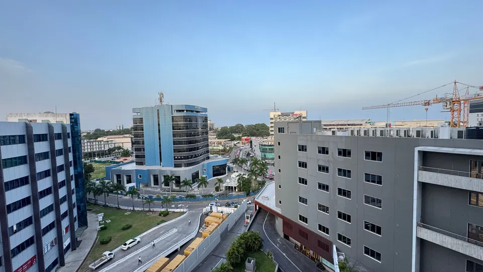 Blick auf die Skyline von Accra in Ghana