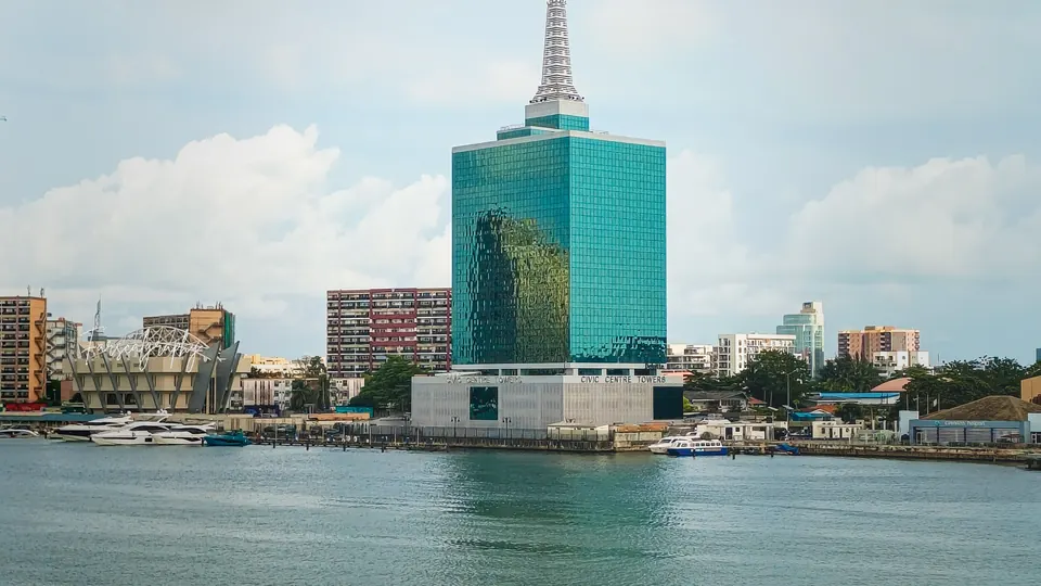 Blick auf die Skyline von Lagos in Nigeria